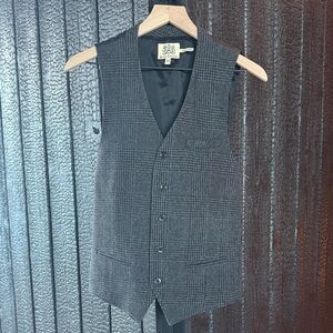 Juicy Couture Men's Gray Plaid Vest_40